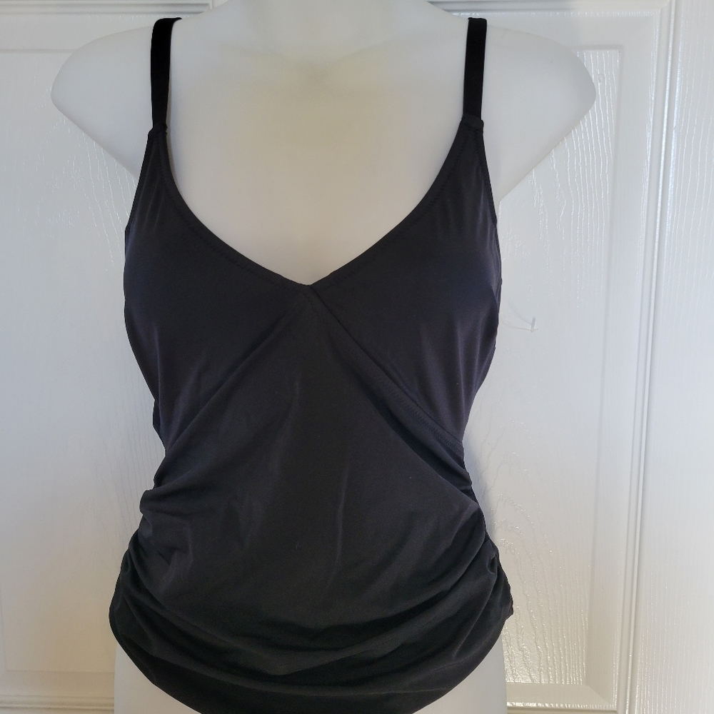 Iris Lilly black swimsuit